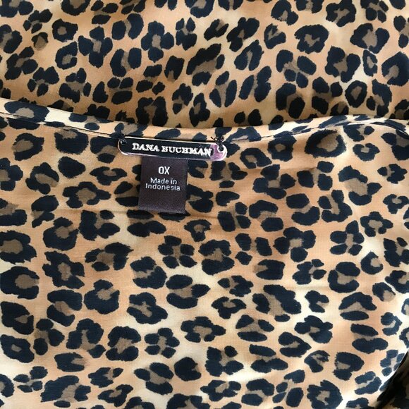 DANA BUCHMAN Leopard print blouse, long sleeves, size 0X. - Picture 5 of 6